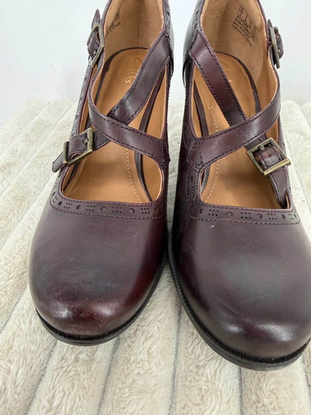 Clarks SOLD - Picture 6 of 11
